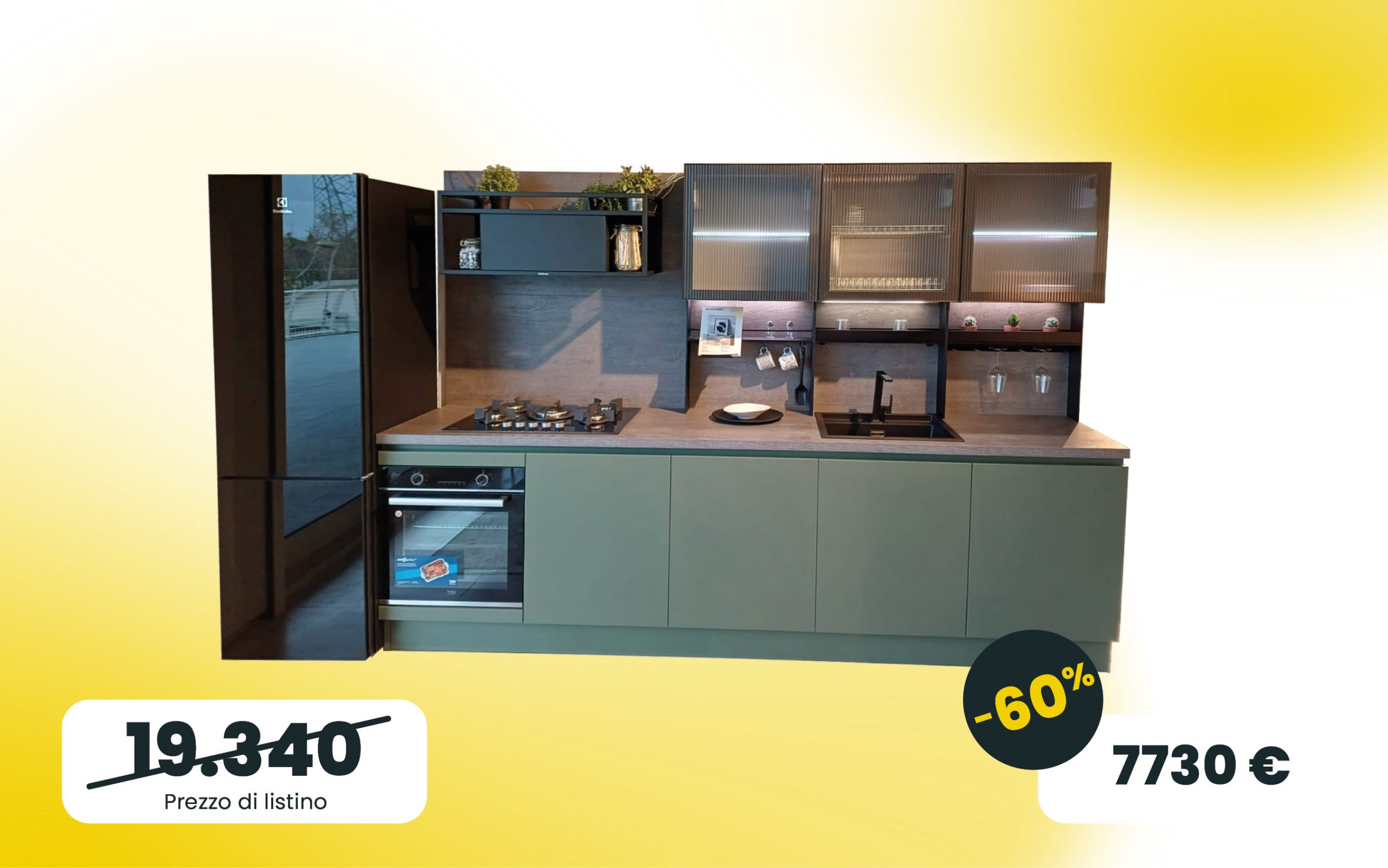 Cucina lineare con basi laccato Oliva piano e schienale in Rovere grigio e pensili in vetro ondulato